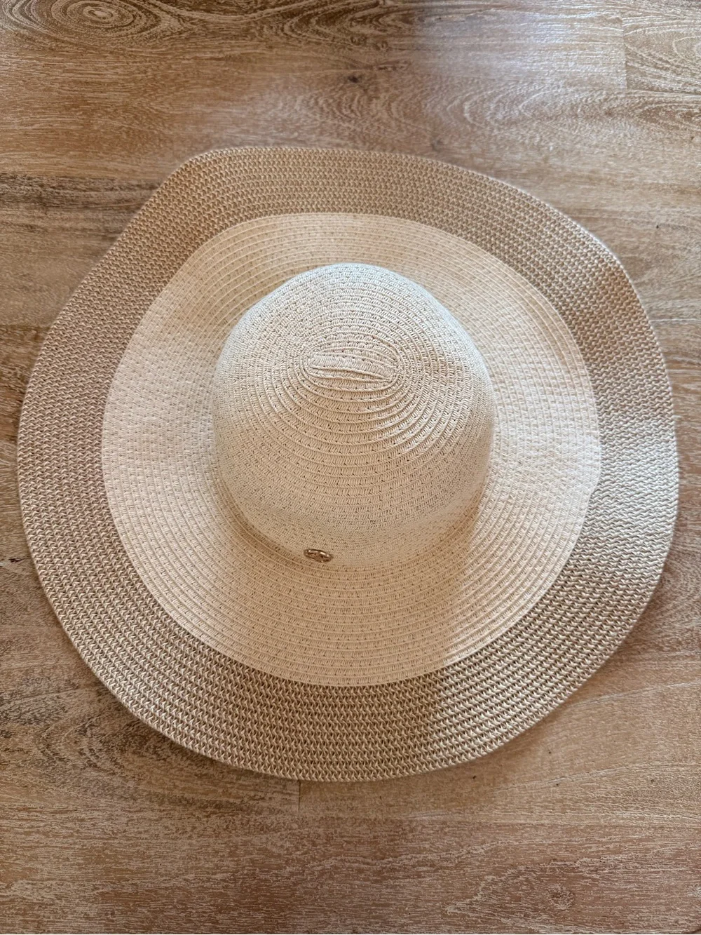 Adrienne Vittadini lightweight beige